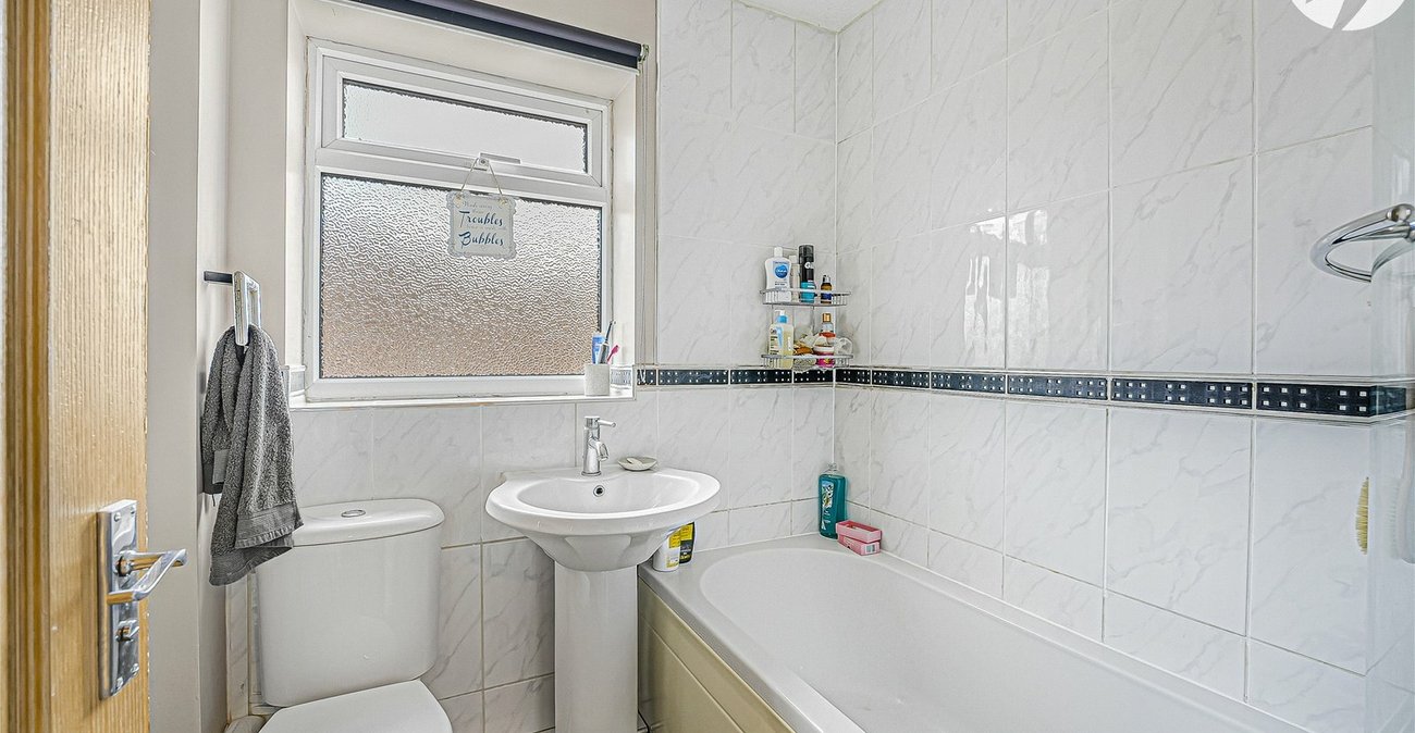 2 bedroom house for sale in Dartford | Robinson Jackson
