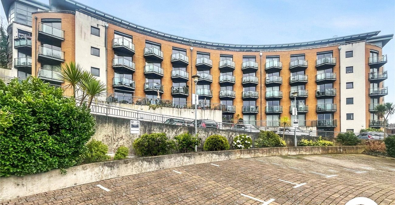 2 bedroom property for sale in Chatham | Robinson Michael & Jackson