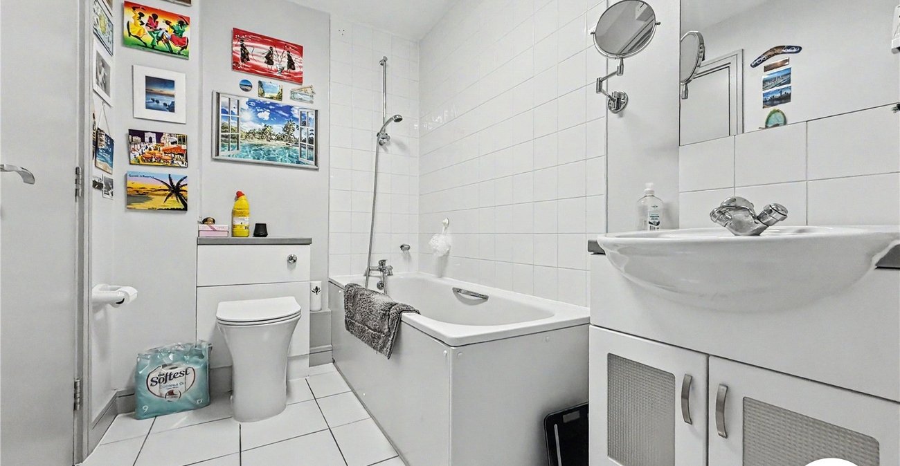 2 bedroom property for sale in Chatham | Robinson Michael & Jackson