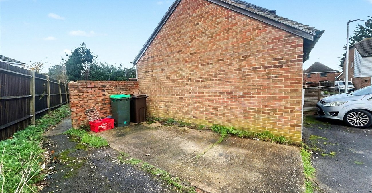 2 bedroom house for sale in Walderslade | Robinson Michael & Jackson