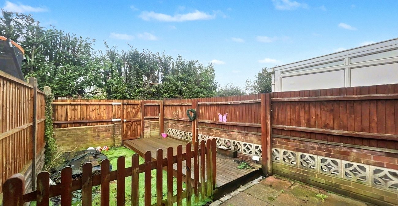 2 bedroom house for sale in Walderslade | Robinson Michael & Jackson