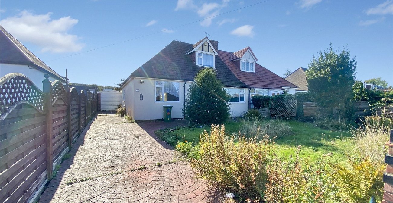 2 bedroom bungalow for sale in Sidcup | Robinson Jackson