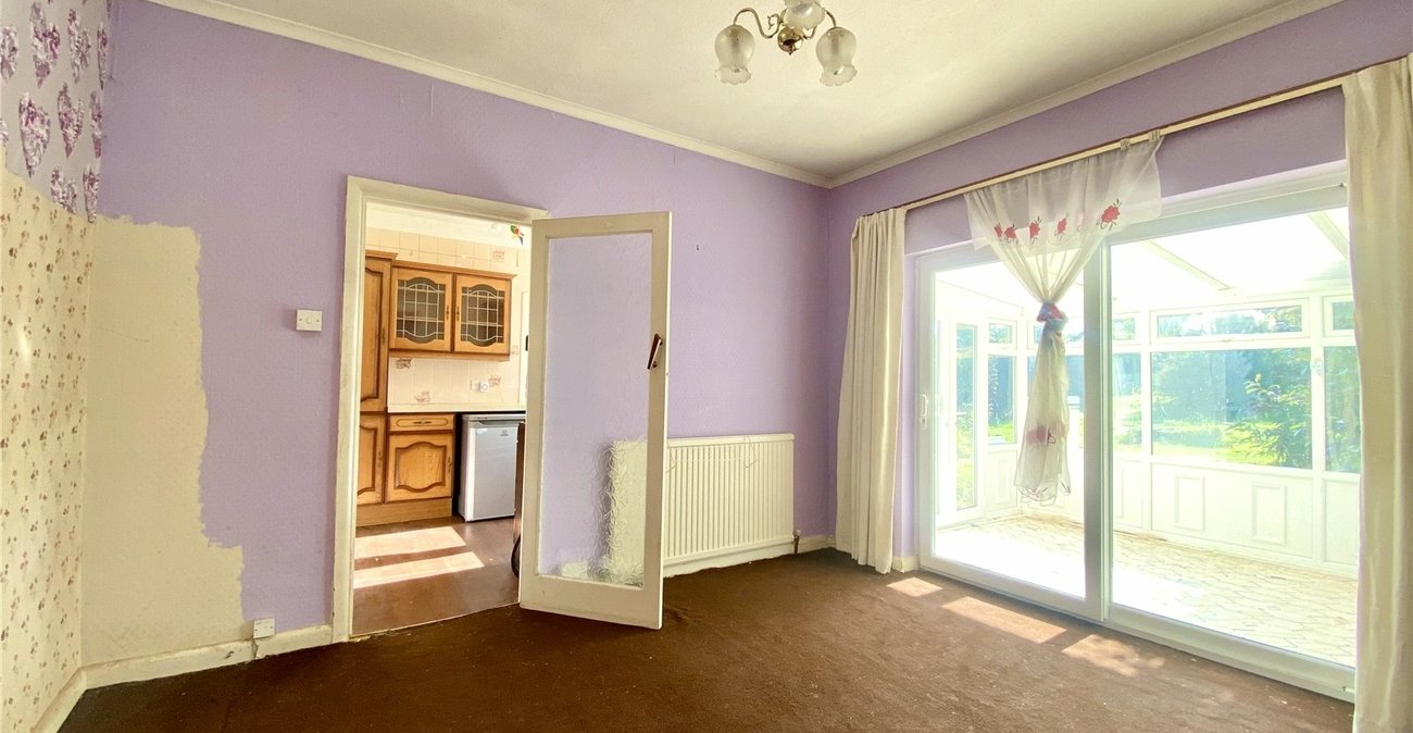 2 bedroom bungalow for sale in Sidcup | Robinson Jackson