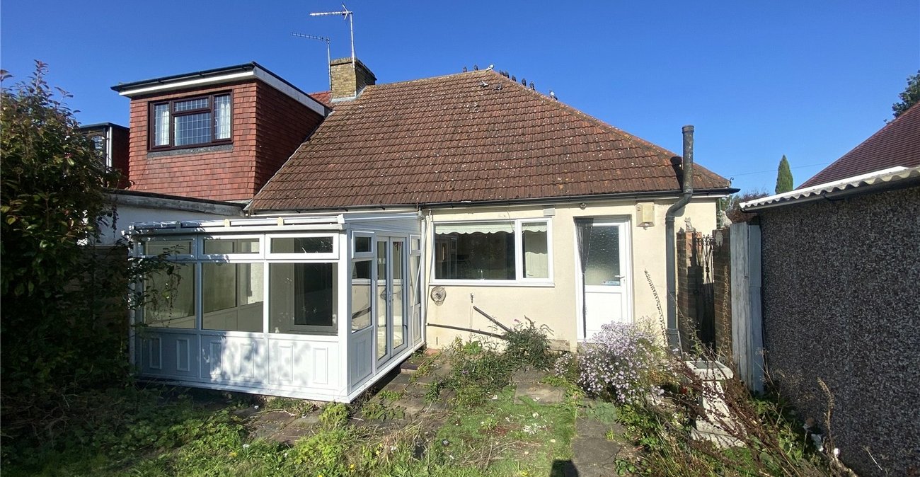 2 bedroom bungalow for sale in Sidcup | Robinson Jackson