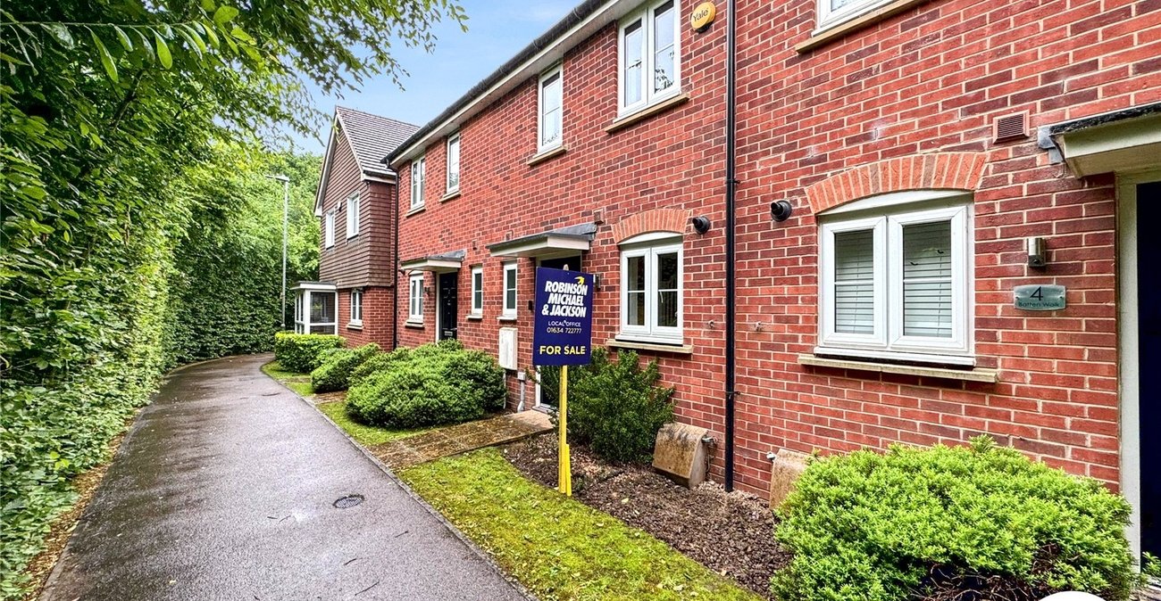 2 bedroom house for sale in Maidstone | Robinson Michael & Jackson