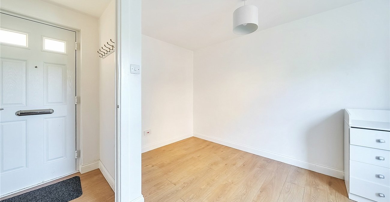 2 bedroom property for sale in London | Robinson Jackson
