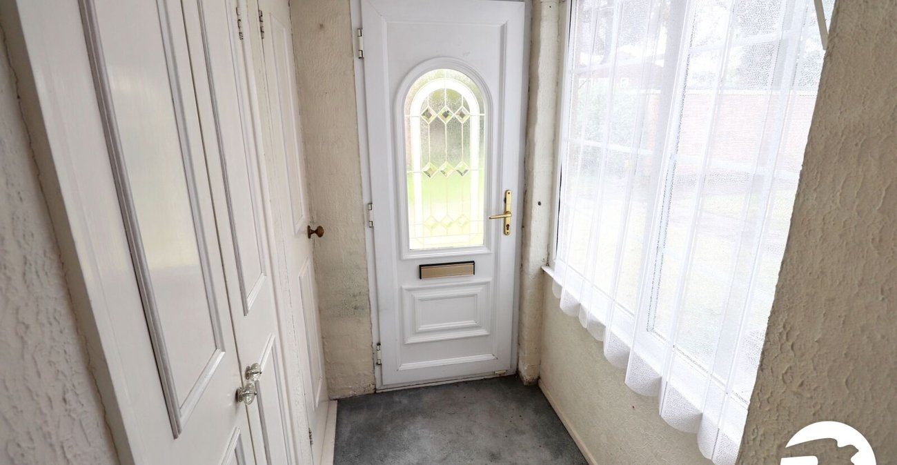 2 bedroom house for sale in London | Robinson Jackson