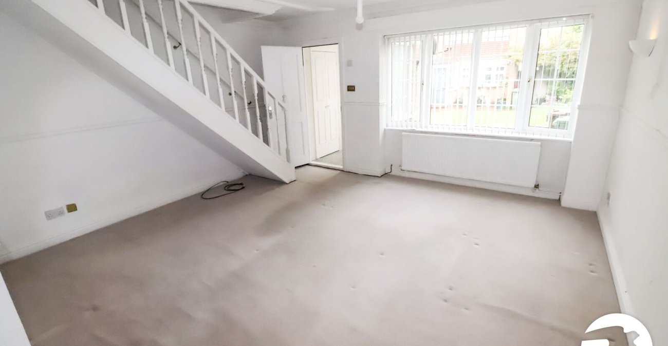 2 bedroom house for sale in London | Robinson Jackson