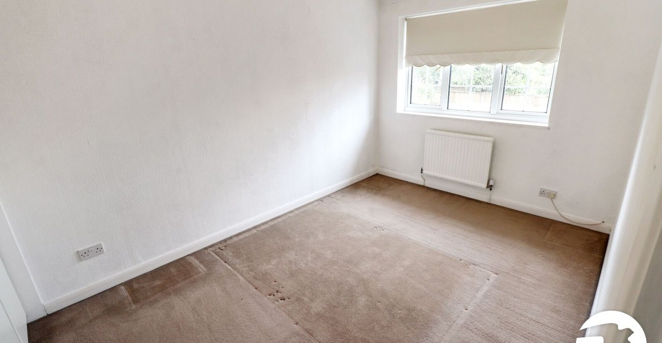 2 bedroom house for sale in London | Robinson Jackson