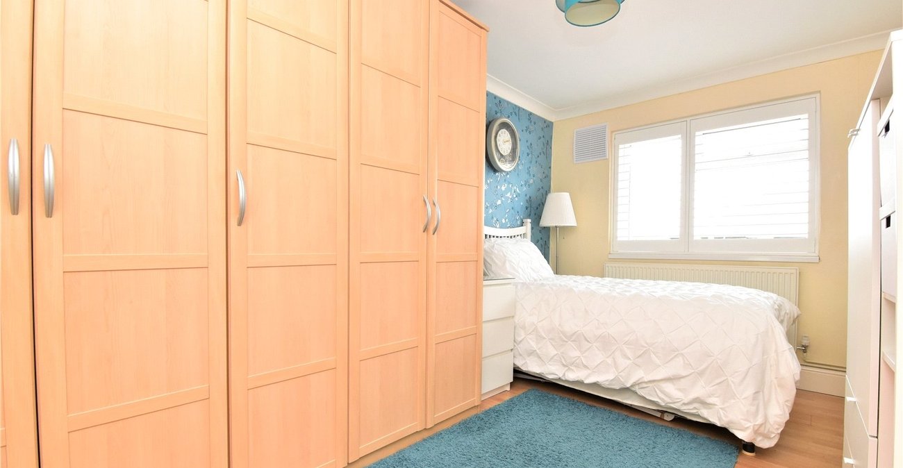 2 bedroom bungalow for sale in Dartford | Robinson Jackson