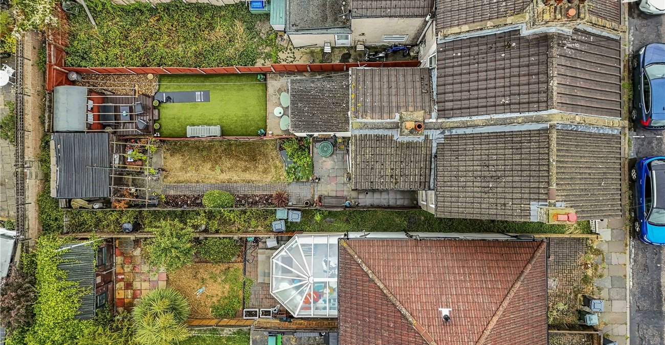 2 bedroom house for sale in Dartford | Robinson Jackson