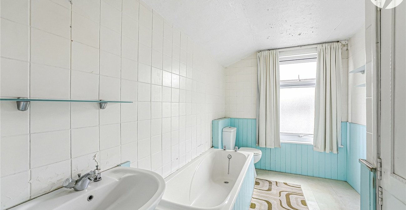 2 bedroom house for sale in Dartford | Robinson Jackson