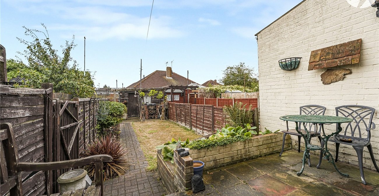 2 bedroom house for sale in Dartford | Robinson Jackson