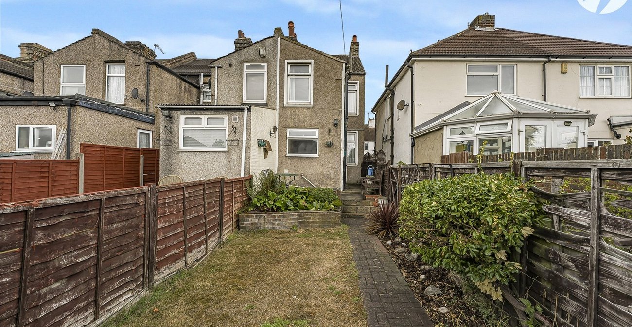 2 bedroom house for sale in Dartford | Robinson Jackson