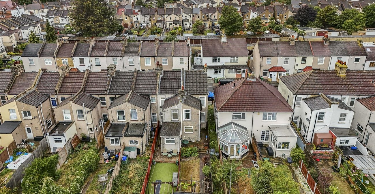 2 bedroom house for sale in Dartford | Robinson Jackson