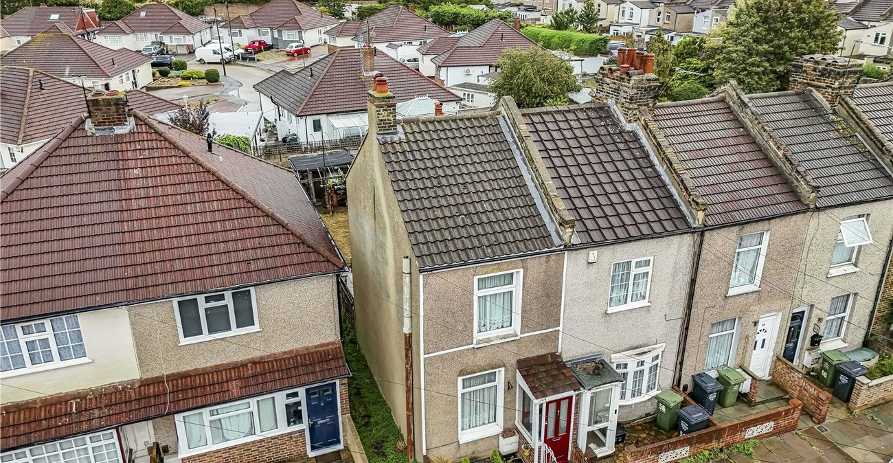2 bedroom house for sale in Dartford | Robinson Jackson