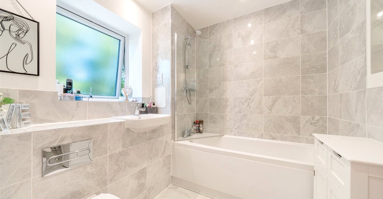 1 bedroom property for sale in Swanscombe | Robinson Jackson