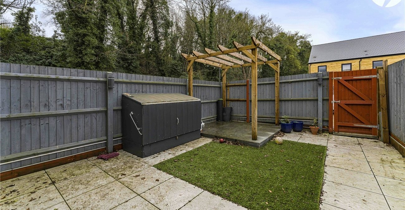 3 bedroom property for sale in Swanscombe | Robinson Jackson