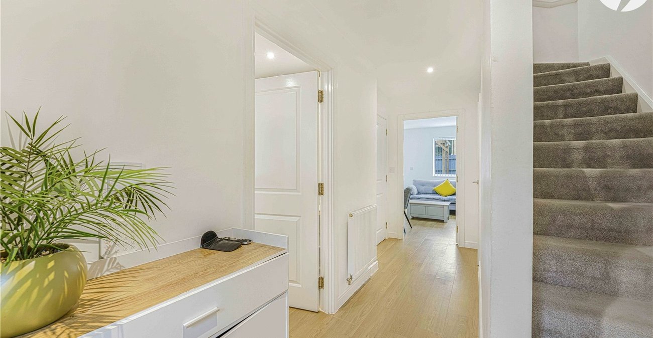 3 bedroom property for sale in Swanscombe | Robinson Jackson