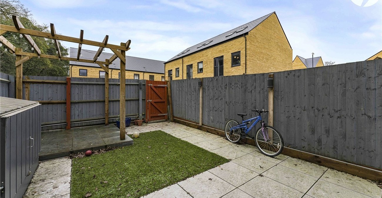3 bedroom property for sale in Swanscombe | Robinson Jackson
