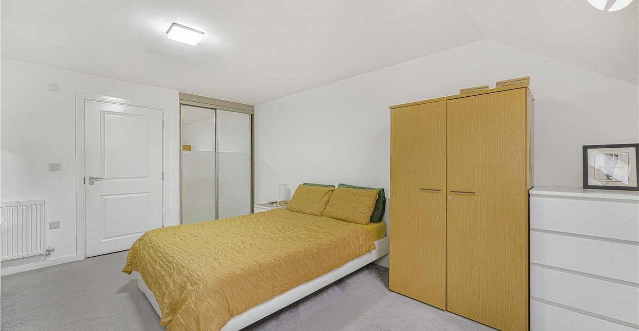 3 bedroom property for sale in Swanscombe | Robinson Jackson