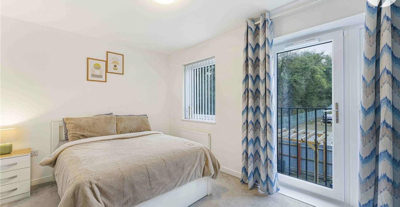 3 bedroom property for sale in Swanscombe | Robinson Jackson