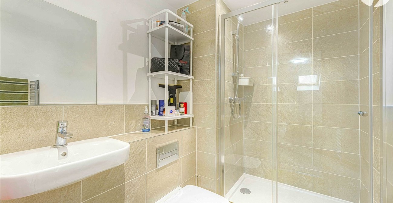 3 bedroom property for sale in Swanscombe | Robinson Jackson