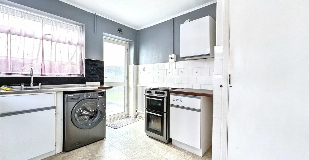 2 bedroom bungalow for sale in Rainham | Robinson Michael & Jackson