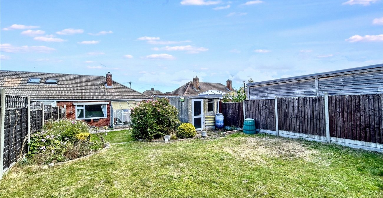 2 bedroom bungalow for sale in Rainham | Robinson Michael & Jackson