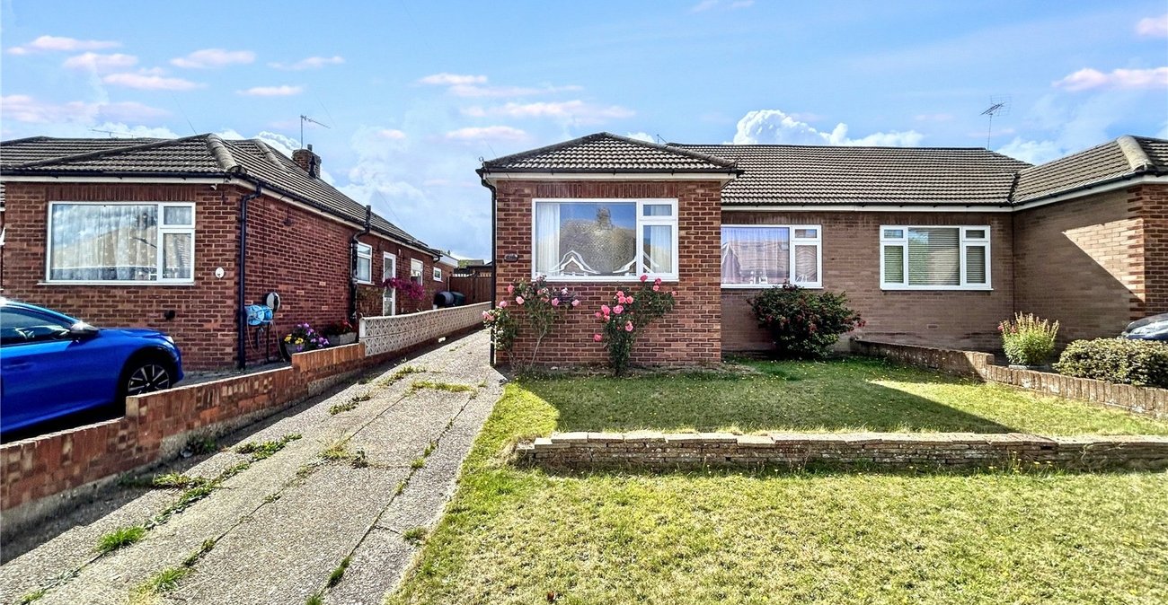 2 bedroom bungalow for sale in Rainham | Robinson Michael & Jackson