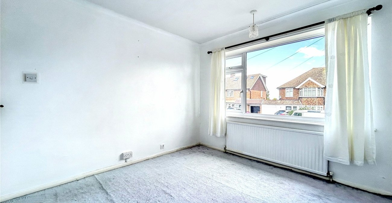 2 bedroom bungalow for sale in Rainham | Robinson Michael & Jackson