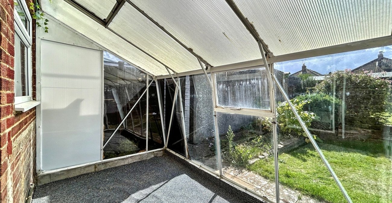 2 bedroom bungalow for sale in Rainham | Robinson Michael & Jackson