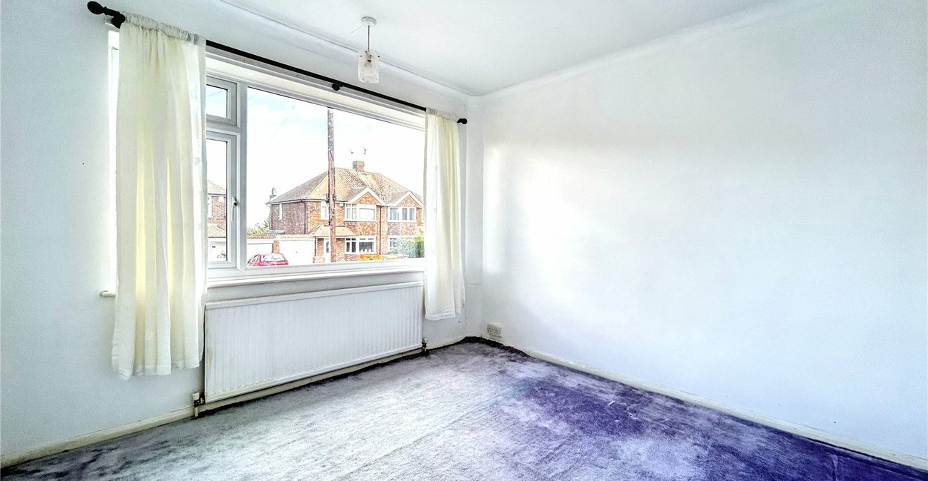 2 bedroom bungalow for sale in Rainham | Robinson Michael & Jackson