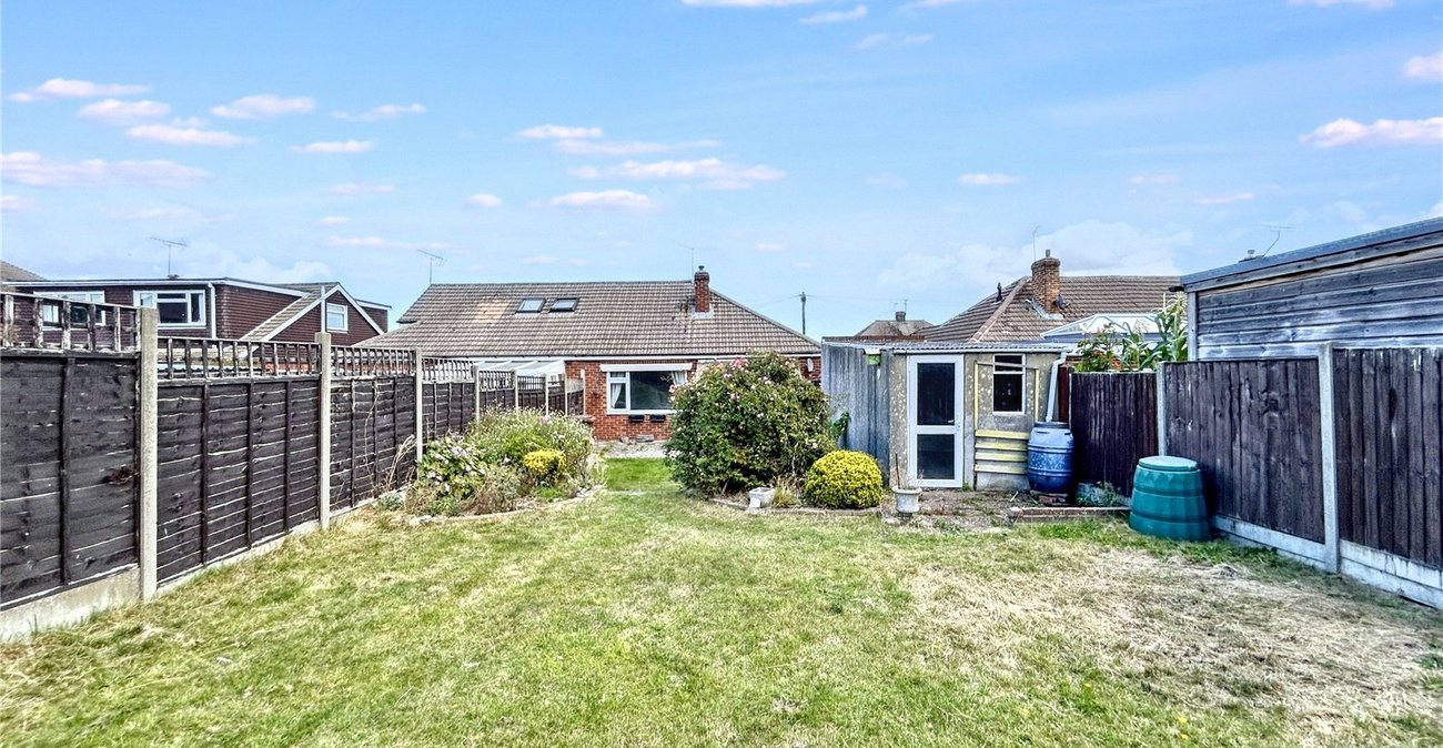 2 bedroom bungalow for sale in Rainham | Robinson Michael & Jackson
