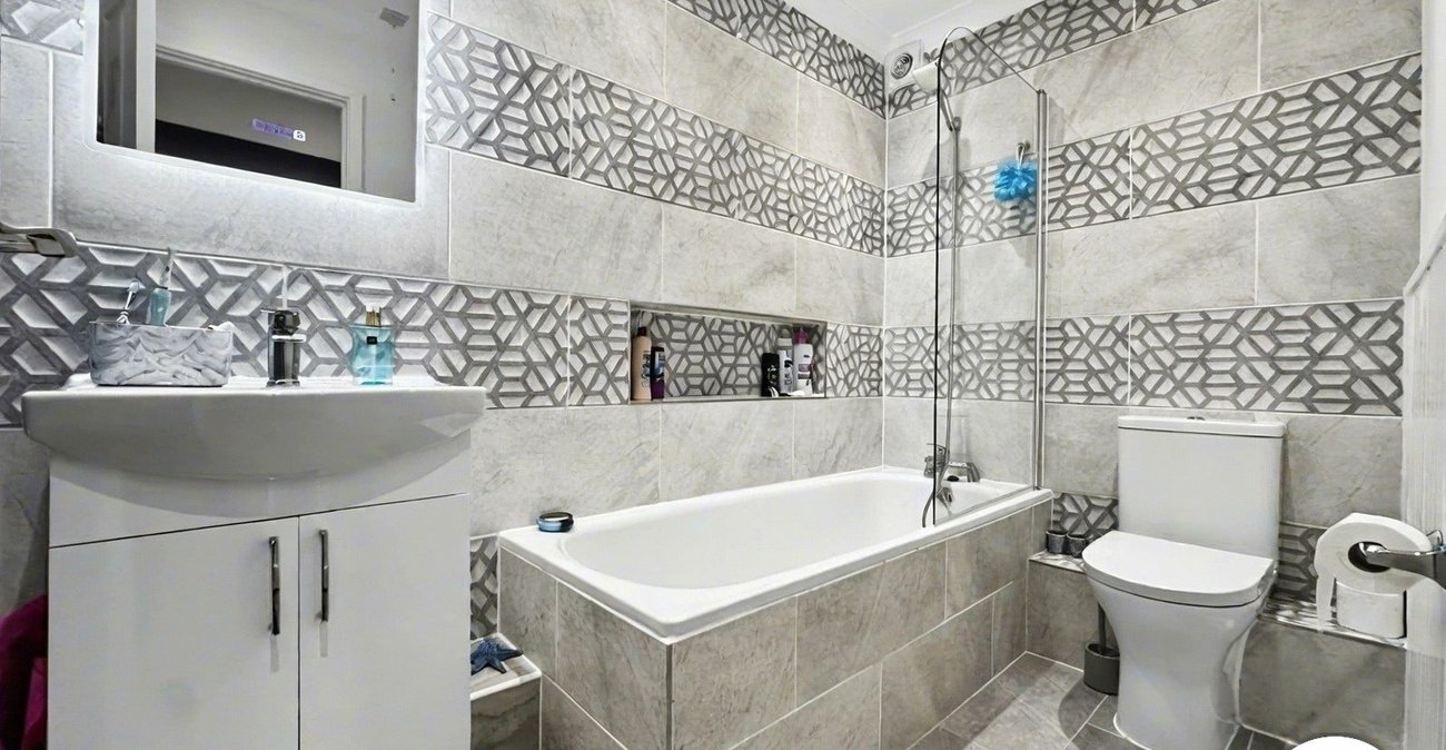 1 bedroom property for sale in Chatham | Robinson Michael & Jackson