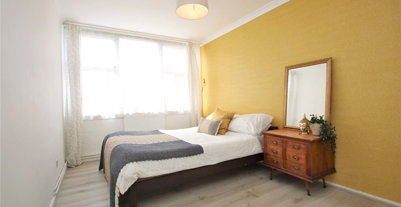 2 bedroom property for sale in Mottingham | Robinson Jackson