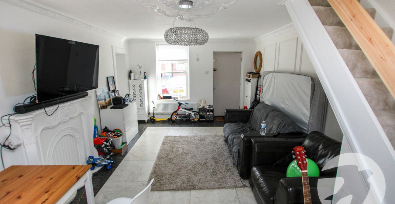 2 bedroom house for sale in Mottingham | Robinson Jackson