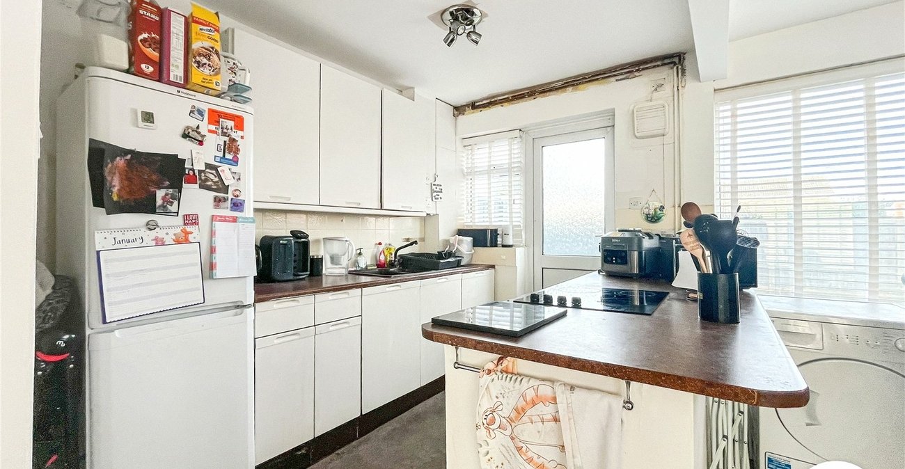 2 bedroom house for sale in Sittingbourne | Robinson Michael & Jackson