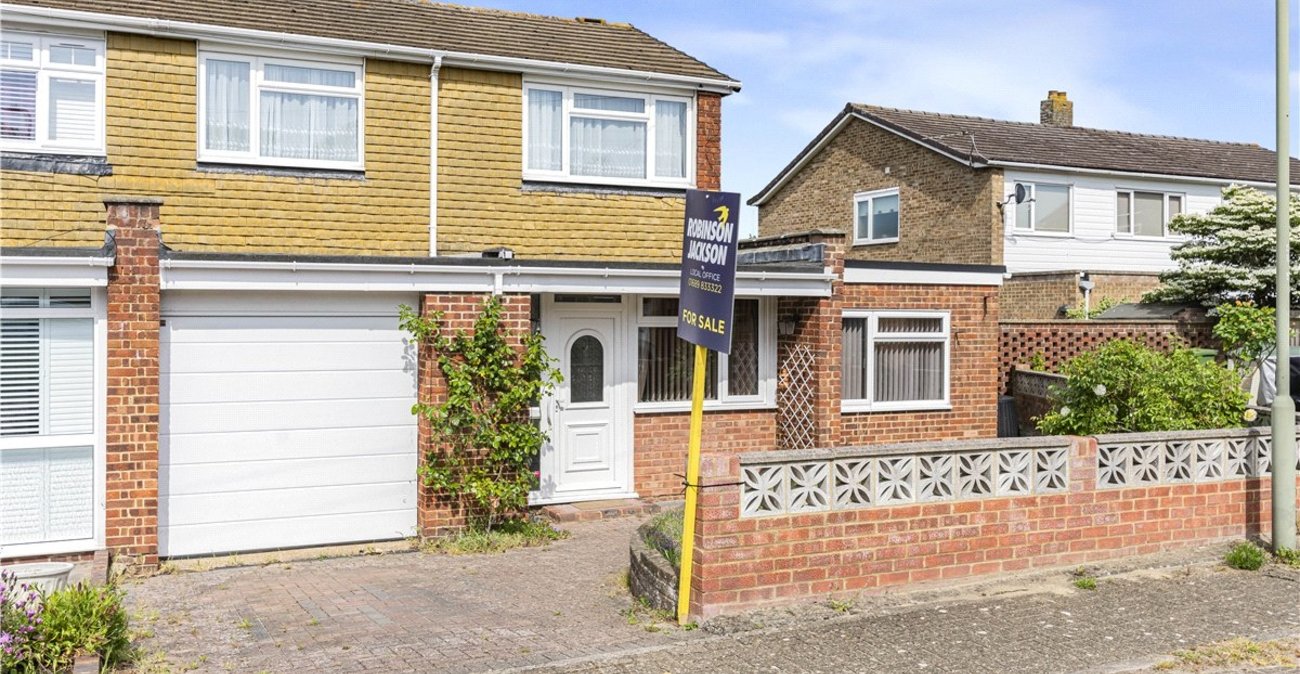 3 bedroom house for sale in Orpington | Robinson Jackson