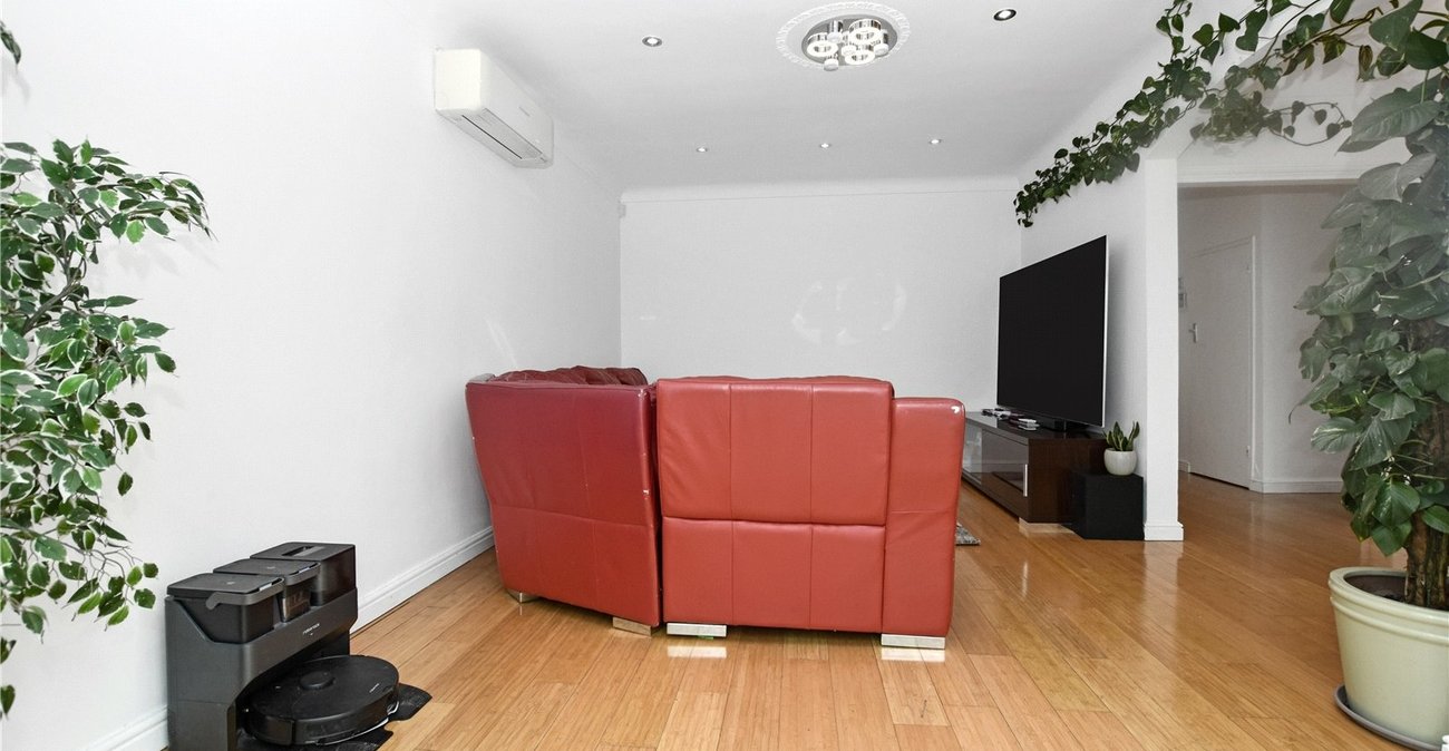 5 bedroom house for sale in Bexleyheath | Robinson Jackson