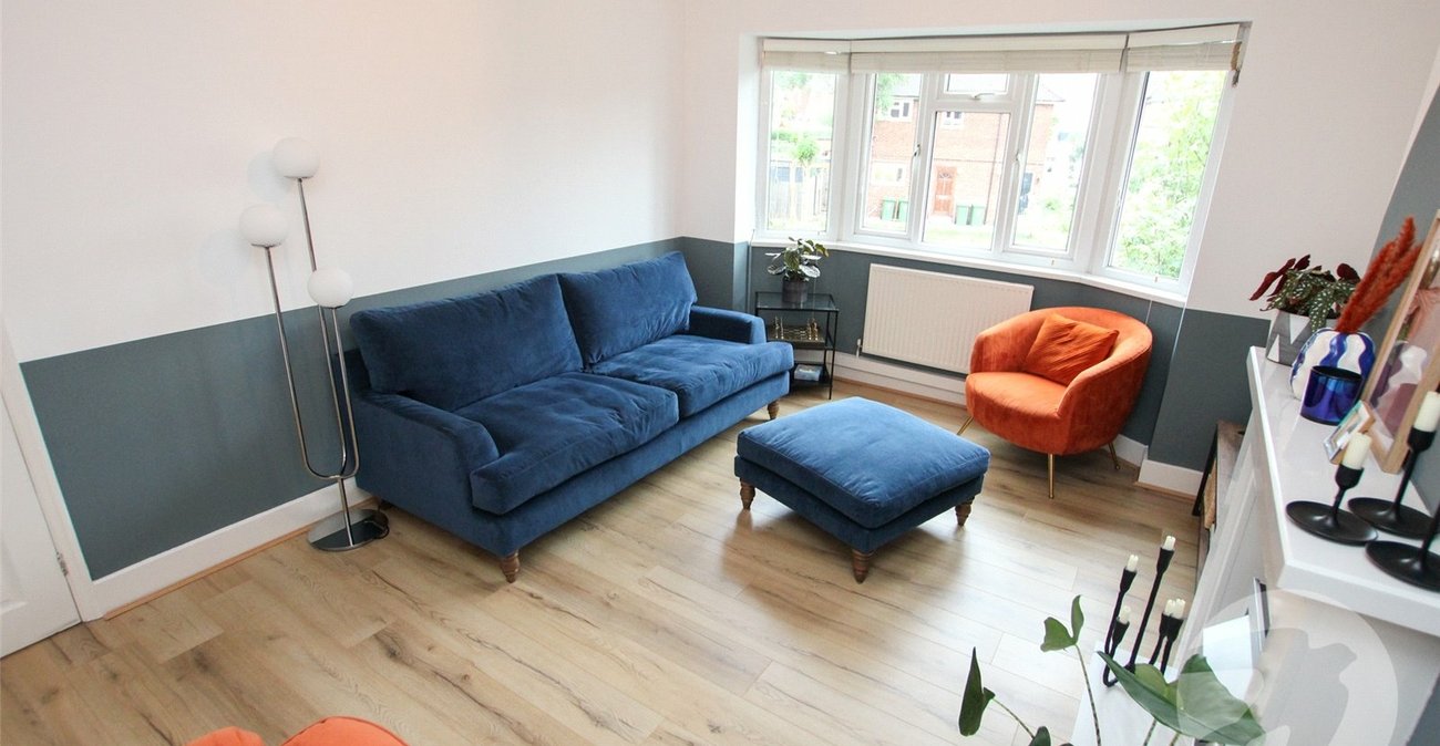 2 bedroom property for sale in London | Robinson Jackson