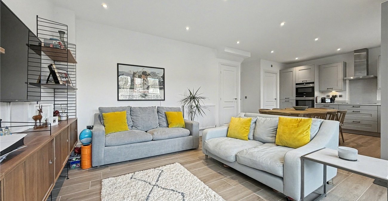 4 bedroom house for sale in Rainham | Robinson Michael & Jackson