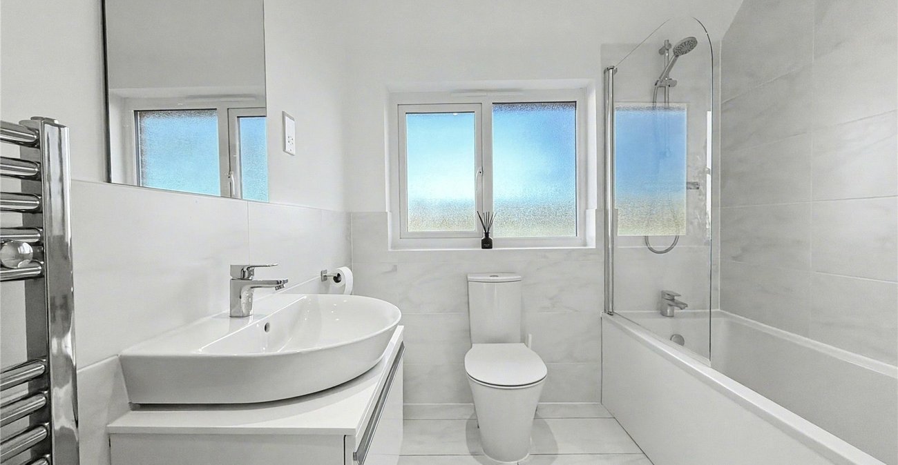 4 bedroom house for sale in Rainham | Robinson Michael & Jackson