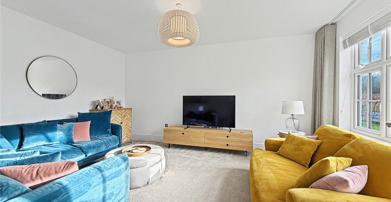 4 bedroom house for sale in Rainham | Robinson Michael & Jackson