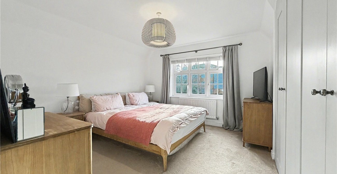 4 bedroom house for sale in Rainham | Robinson Michael & Jackson