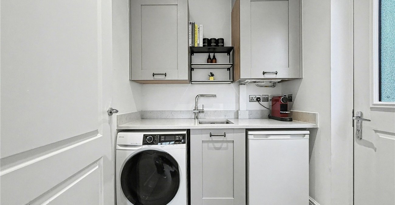 4 bedroom house for sale in Rainham | Robinson Michael & Jackson