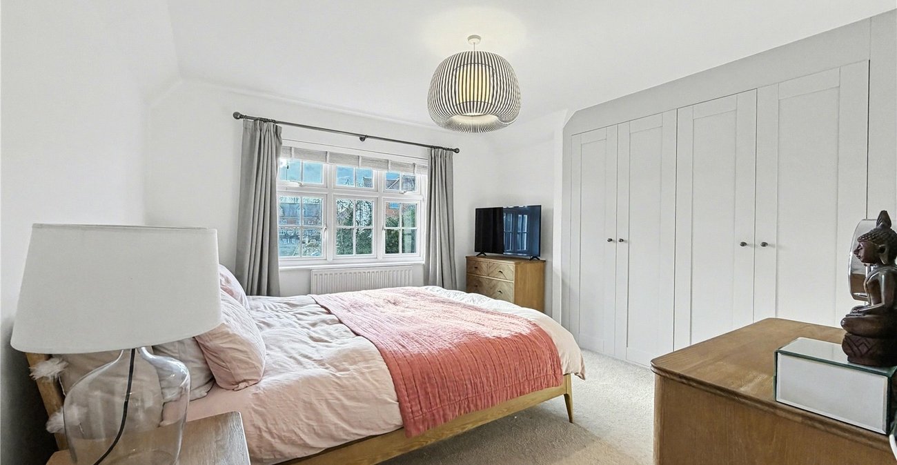 4 bedroom house for sale in Rainham | Robinson Michael & Jackson