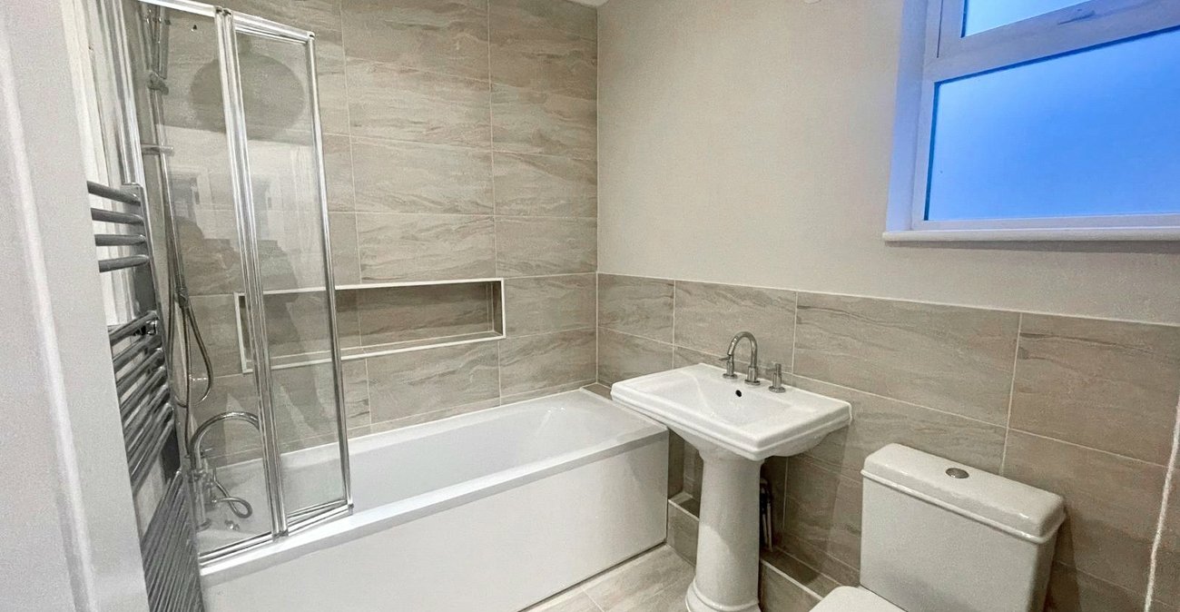 5 bedroom house for sale in London | Robinson Jackson