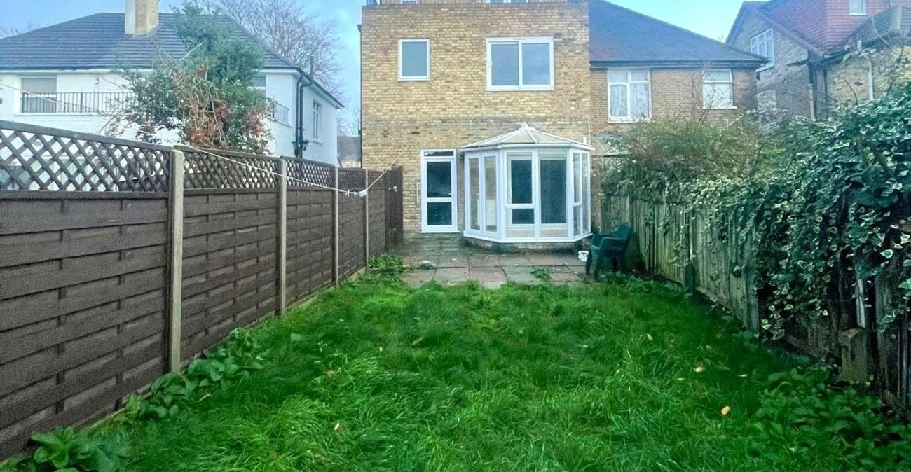 5 bedroom house for sale in London | Robinson Jackson