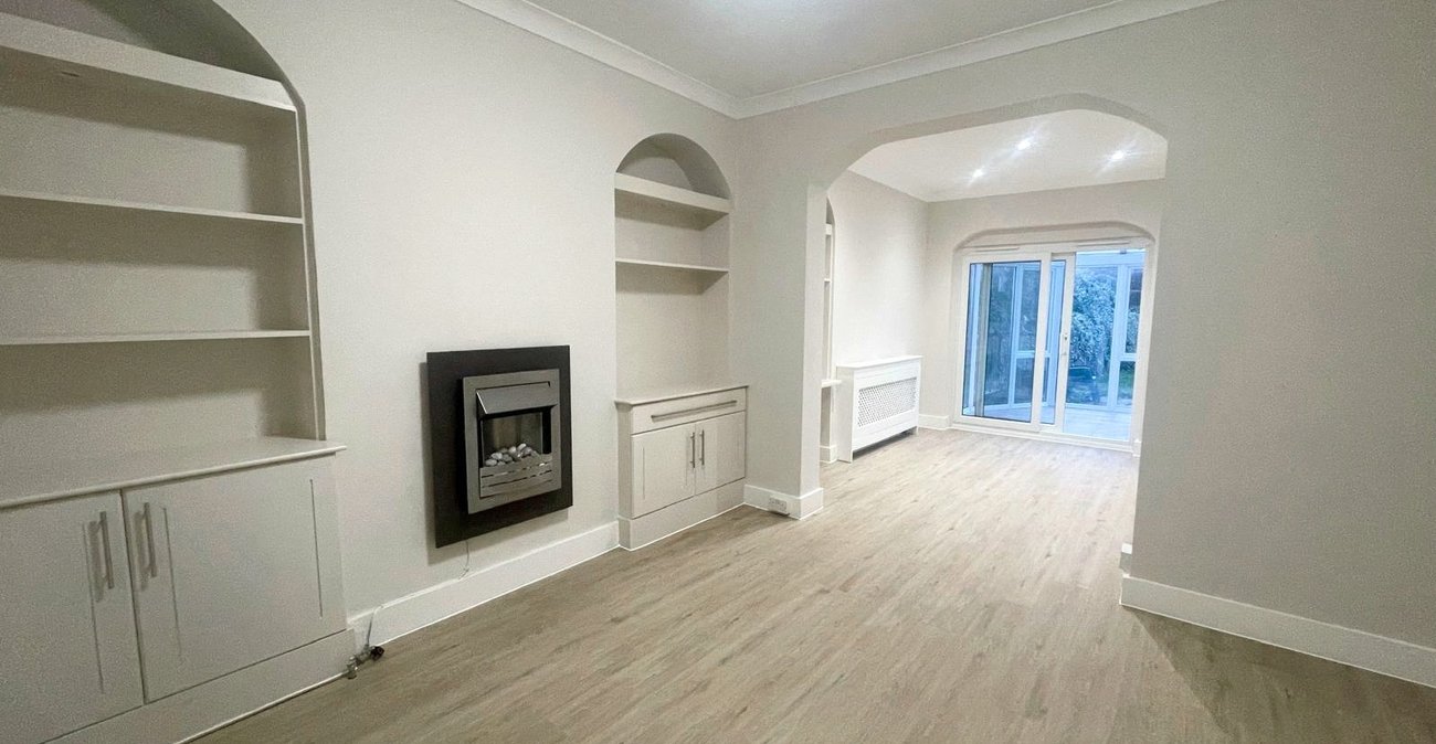 5 bedroom house for sale in London | Robinson Jackson